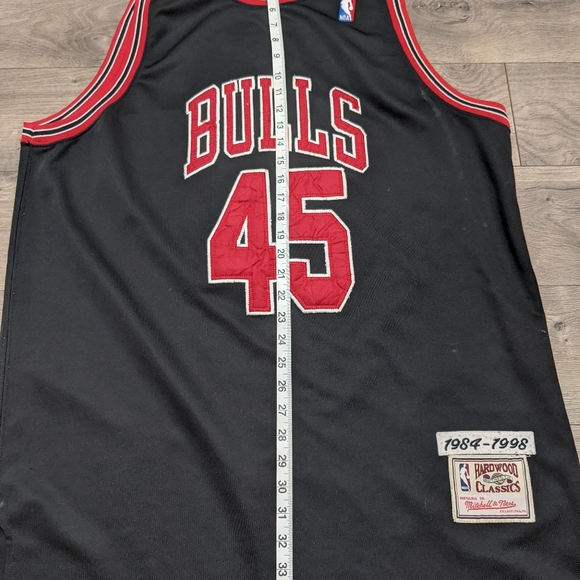 Michael Jordan Mitchell and Ness Jersey - Picture 6 of 8